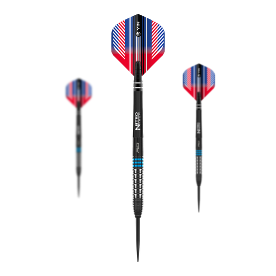 Red Dragon Vengeance Blue Steel Darts Das Bild zeigt drei Steeldarts des Produkts 'Red Dragon Vengeance Blue'. Die Darts haben schwarze Spitzen, silberne Griffe mit blauen Ringen und auffällige Flights in Rot, Blau und Weiß.