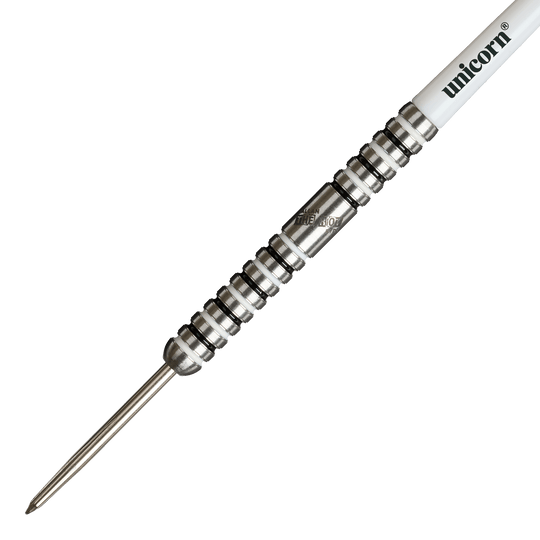 Unicorn Callan Rydz The Riot Phase 2 stalen darts Das Bild zeigt einen silbernen Steeldart mit auffälligen Rillen und dem Markennamen "Unicorn" auf dem weißen Schaft. Es handelt sich um das Modell "Unicorn Callan Rydz The Riot Phase 2 Steeldarts".