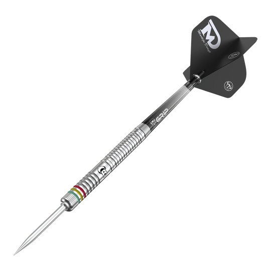 Bulls Martijn Dragt Steel Darten - 24g Auf dem Bild ist ein Bulls Martijn Dragt Steeldart mit einem Gewicht von 24g zu sehen. Der Dartpfeil hat einen silbernen, gerillten Schaft und schwarze Flights mit weißer Aufschrift.