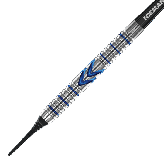 Red Dragon Gerwyn Price Iceman Midnight Edition Zachte Darts - 20g Dies ist ein Softdart der Marke Red Dragon, Modell Gerwyn Price Iceman Midnight Edition mit 20 Gramm Gewicht. Der Dart hat ein silbernes Griffstück mit blauen Akzenten und einem markanten Zickzack-Muster.