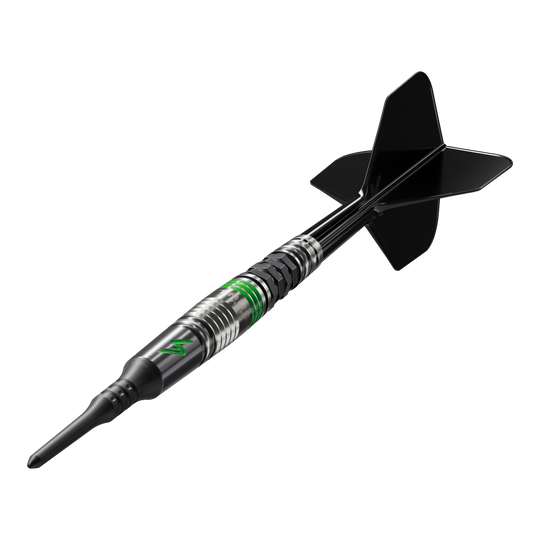 Target Japan Black Marque Lightning 3 zachte darts - 19g Das Bild zeigt einen Softdart der Marke Target Japan Black Marque Lightning 3 mit einem Gewicht von 19 Gramm. Der Dartpfeil ist schwarz und silber mit grünen Akzenten und hat schwarze Flights.