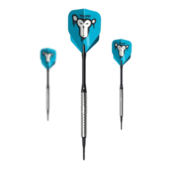 McDart 85 Wolfraam V15 Softdarts - 16,5 g Das Bild zeigt drei Softdarts des Modells "McDart 85er Tungsten V15" mit einem Gewicht von 16,5g. Die Flights sind blau und haben ein auffälliges Affengesicht als Motiv.