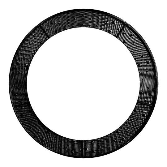 Karella E-Master reserveonderdeel Das Bild zeigt einen schwarzen, ringförmigen Wurfkranz mit sichtbaren Noppen auf der Oberfläche. Der Ring ist in mehrere Segmente unterteilt.