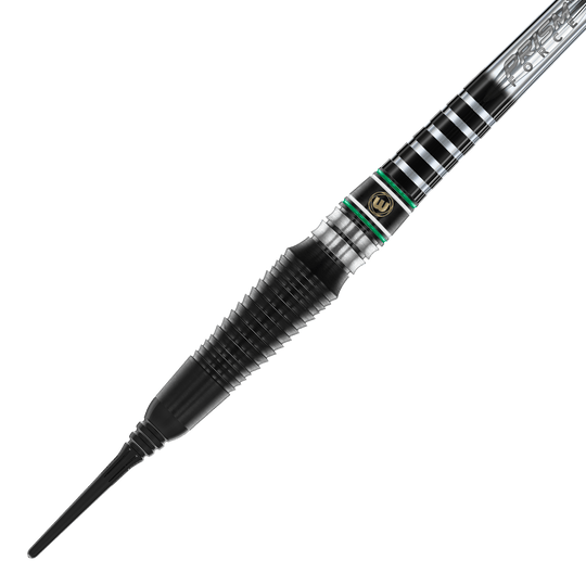 Winmau Sniper Black 2025 zachte darts - 20g Auf dem Bild ist ein Winmau Sniper Black 2025 Softdart mit einem Gewicht von 20g zu sehen. Der Dart hat ein modernes, schwarzes Design mit silbernen und grünen Akzenten.