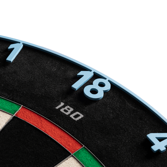 Precise 180 Endorphine Steel Dartbord met genummerde ring - Infinity Blue Zu sehen ist das Precise 180 Endorphine Steeldartboard mit Nummernring in Infinity Blue. Es ist eine hochwertige Dartscheibe für ambitionierte Spieler.