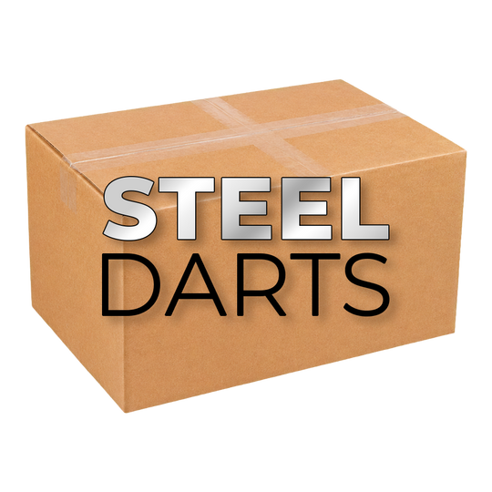 Hier sieht man die McDart Mystery-Box - Steeldarts. Die Box bietet eine spannende Auswahl an Steeldart-Zubehör und Produkten.