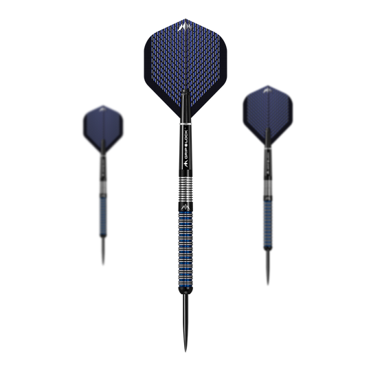 Mission Nightfall Model 1 stalen darts Das Bild zeigt drei Steeldarts des Modells "Mission Nightfall Model 1". Die Darts haben blaue Flügel und einen geriffelten, silber-blauen Schaft.