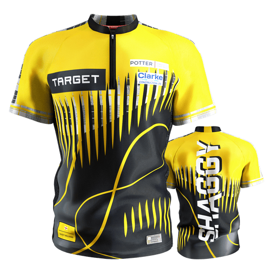 Das Bild zeigt das "Target Coolplay Scott Williams 2025 Dartshirt" in Gelb und Schwarz mit auffälligem Muster. Auf der Rückseite steht groß das Wort "SHAGGY".