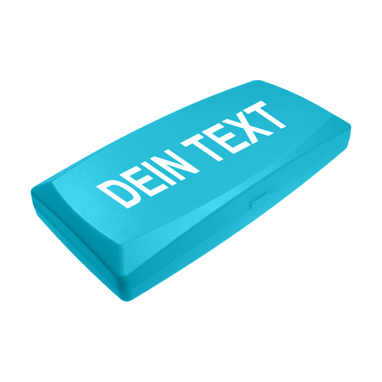 ABS-doos met eigen bedrukking Die Abbildung zeigt eine himmelblaue Kunststoffbox mit abgerundeten Kanten. Auf dem Deckel steht in weißen Großbuchstaben der Text "DEIN TEXT".