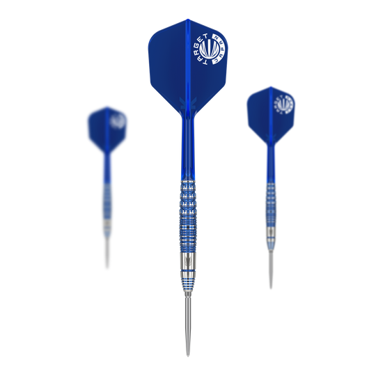 Target Japan Toru Suzuki Sereno GEN1 Swiss Point Steeldarts - 21g Das Bild zeigt drei Steeldarts mit blauen Flügeln und silber-blauen Schäften. Es handelt sich um das Produkt "Target Japan Toru Suzuki Sereno GEN1 Swiss Point Steeldarts - 21g".