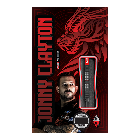 Red Dragon Jonny Clayton Hiraeth stalen dartpijlen Die Abbildung zeigt die Verpackung der "Red Dragon Jonny Clayton Hiraeth Steeldarts". Auf der Verpackung sind ein Porträt von Jonny Clayton sowie ein stilisierter roter Drache abgebildet.