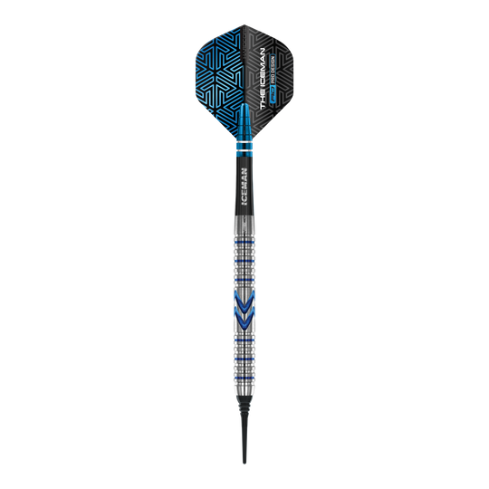 Red Dragon Gerwyn Price Iceman Midnight Edition Zachte Darts - 20g Der abgebildete Softdart ist der "Red Dragon Gerwyn Price Iceman Midnight Edition" mit einem Gewicht von 20g. Er hat ein modernes Design mit silbernen und blauen Akzenten sowie einer schwarzen Flights mit blauen Mustern.
