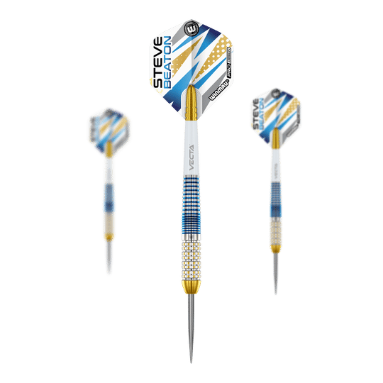 Das Bild zeigt drei Steeldarts der Marke Winmau aus der Steve Beaton Legend Series. Die Darts haben blaue, weiße und goldene Akzente sowie einen Pfeil mit „Steve Beaton“ Schriftzug auf dem Flight.