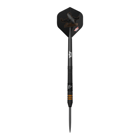 Bulls NL Dirk Van Duijvenbode Editie 2 stalen darts Auf dem Bild ist ein Steeldart aus der Serie "Bulls NL Dirk Van Duijvenbode Edition 2" zu sehen. Der Dart ist überwiegend schwarz mit orangefarbenen Akzenten und hat eine auffällige Flights-Gestaltung.