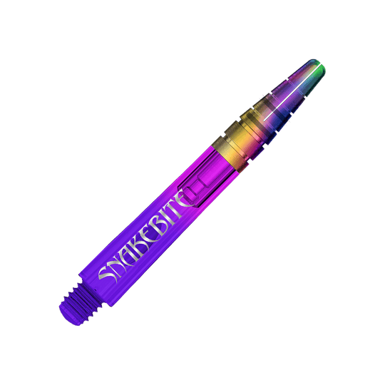 C792_Red_Dragon_Nitrotech_Peter_Wright_Purple_Ionic_Shafts_36mm_2 Auf dem Bild ist ein bunter Dart-Schaft in Lila- und Regenbogenfarben zu sehen. Auf dem Schaft steht das Wort "SNAKEBITE" in weißen Buchstaben.