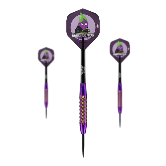 BullsNL Dirk Van Duijvenbode Shell Gecoat Messing Steeldarts - 21g Das Bild zeigt drei Steeldarts des Modells "BullsNL Dirk Van Duijvenbode Shell Coated Brass Steeldarts - 21g". Die Darts sind lila-gelb und haben Flights mit einem Cartoon-Auberginenmotiv und dem Schriftzug "AUBERGENIUS".