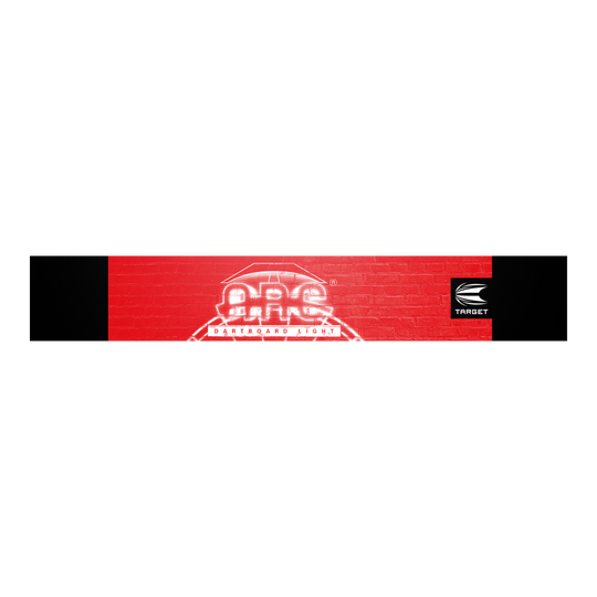 Target ARC V2 Dartbordverlichting Das Bild zeigt die Verpackung der "Target ARC V2 Dartboard Beleuchtung". Auf rotem Hintergrund ist das ARC-Logo und das Target-Logo sichtbar.