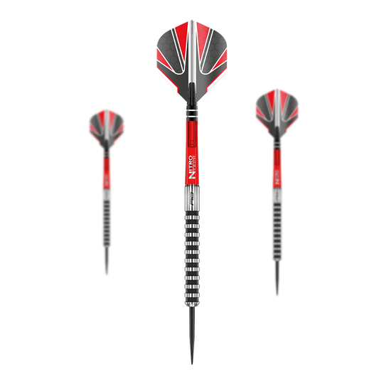 Red Dragon Javelin Zwarte Stalen Darts Das Bild zeigt drei "Red Dragon Javelin Black Steeldarts" mit roten, schwarzen und silbernen Akzenten. Die Dartpfeile haben markante Flügel und eine geriffelte Griffzone.