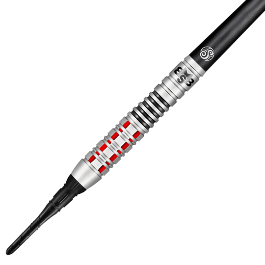 Shot van Michael Smith Believe zachte darts Das Bild zeigt einen Shot Michael Smith Believe Softdart. Der Dart hat ein silbernes Design mit roten und schwarzen Akzenten.
