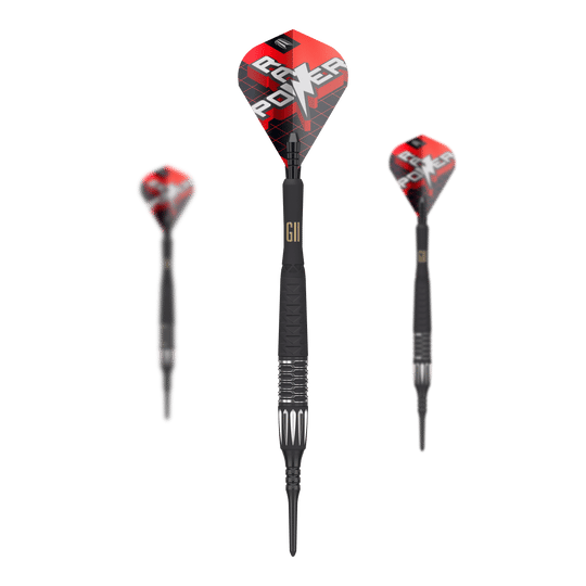 Das Bild zeigt drei Softdarts des Modells "Target Phil Taylor RAW Power 9Five GEN11". Die Darts haben schwarze Spitzen und rote Flights mit der Aufschrift "RAW POWER".