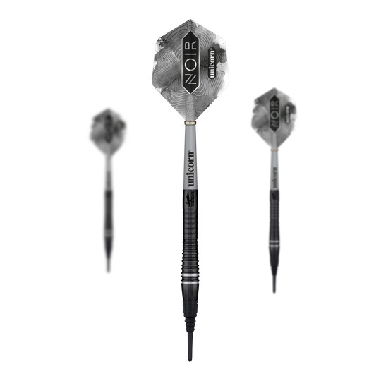 Unicorn Wereldkampioen Gary Anderson Noir Fase 6 Soft Darts Das Bild zeigt drei stilvolle Softdarts der Marke Unicorn in schwarzem Design. Auf den Flights steht "NOIR" und "Unicorn", und es handelt sich um das Modell "World Champion Gary Anderson Noir Phase 6".