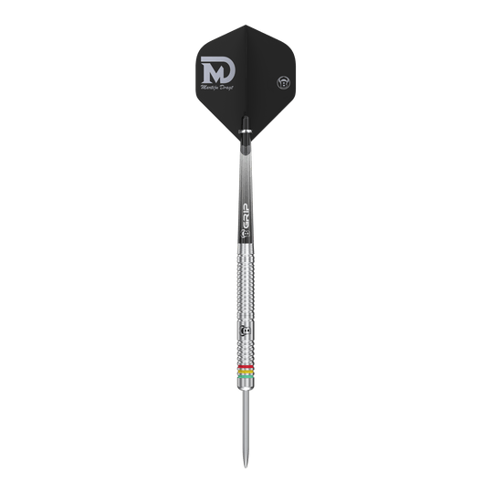 Bulls Martijn Dragt Steel Darten - 24g Dies ist ein Steeldart mit silbernem Schaft und schwarzem Flight, auf dem "Martijn Dragt" steht. Das Produkt heißt "Bulls Martijn Dragt Steeldarts - 24g".
