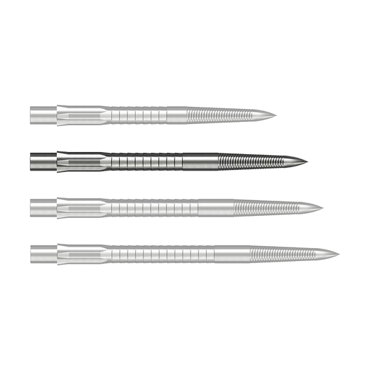 Man sieht eine einzelne Caliburn Evo System Steeldartspitze Micro Grip in Silber mit einer Länge von 32 mm. Die Dartspitze ist scharf vor einem weißen Hintergrund zu erkennen.