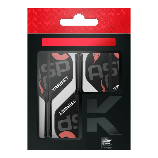 Auf dem Bild ist eine Verpackung mit Dart-Flights und Schäften der Marke Target zu sehen. Die Verpackung ist überwiegend schwarz mit roten und weißen Akzenten gestaltet.