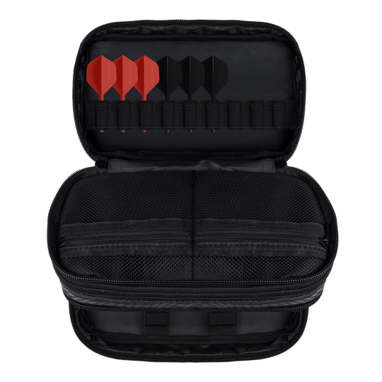 Das Bild zeigt das Bulls NL Carbon Wallet. Dieses Produkt ist eine praktische Aufbewahrung für Darts und Zubehör.