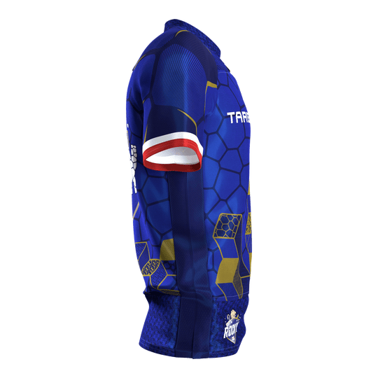 Target Josh Rock Dart Shirt 2027 Auf dem Foto ist das Target Josh Rock Dartshirt 2027 abgebildet. Das Shirt hat ein sportliches und modernes Design.