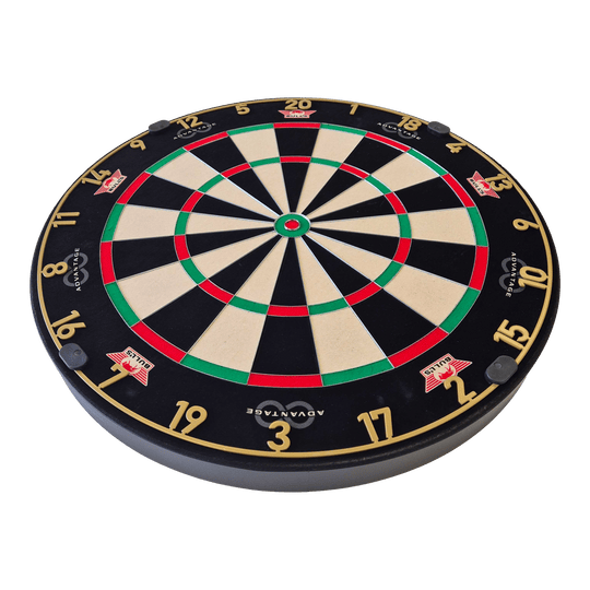 Bulls NL Advantage 8 stalen dartbord Auf dem Bild ist das Bulls NL Advantage 8 Steeldartboard zu sehen. Es eignet sich ideal für ambitionierte Dartspieler.
