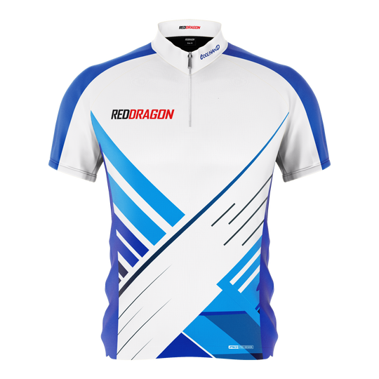 Red Dragon Luke Humphries Limited Edition dartshirt Das Bild zeigt das Red Dragon Luke Humphries Limited Edition Dartshirt. Es handelt sich um ein limitiertes Darttrikot von Luke Humphries.