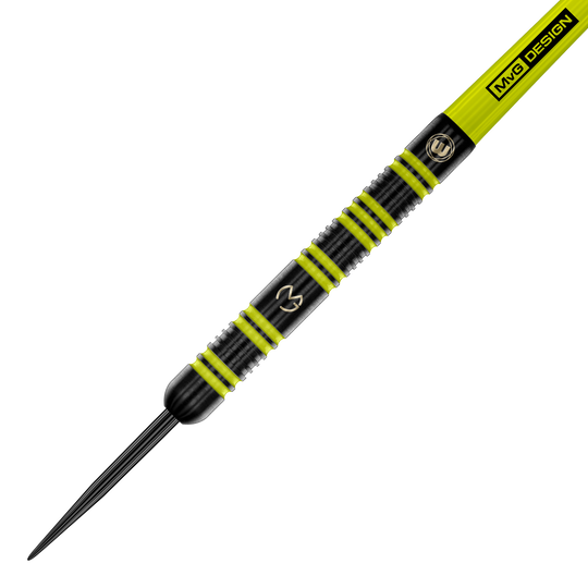 Winmau Michael Van Gerwen 85 Pro-Series stalen dartpijlen Das Bild zeigt einen Winmau Michael Van Gerwen 85 Pro-Series Steeldart. Der Dart ist schwarz mit auffälligen gelb-grünen Ringen und hat das MVG-Logo eingraviert.