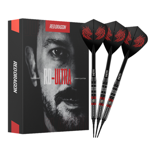 Red Dragon Jonny Clayton RD-ULTRA softdarts - 18 g Zu sehen sind die Red Dragon Jonny Clayton RD-ULTRA Softdarts - 18g in voller Ansicht. Die Darts haben eine silberne Barrel, schwarze Details und leuchtende Flights.