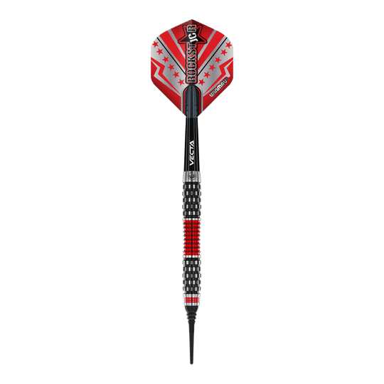 Winmau Joe Cullen Rockstar Series RS1 Zachte Darts - 20g Dieses Bild zeigt einen Winmau Joe Cullen Rockstar Series RS1 Softdart mit einem Gewicht von 20g. Der Dart ist schwarz und rot gestaltet und hat einen auffälligen Flights mit dem Aufdruck "Rockstar".