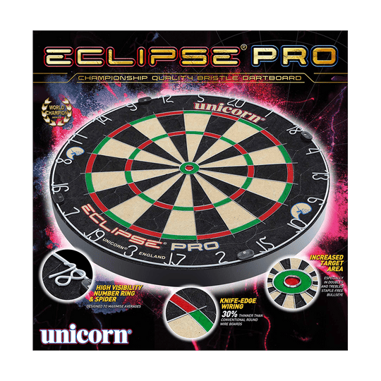 Unicorn Eclipse Pro dartbord Das Bild zeigt das Produkt "Unicorn Eclipse Pro Dartboard". Es handelt sich um eine professionelle Dartscheibe mit erhöhter Zielgenauigkeit und spezieller Draht-Technologie.