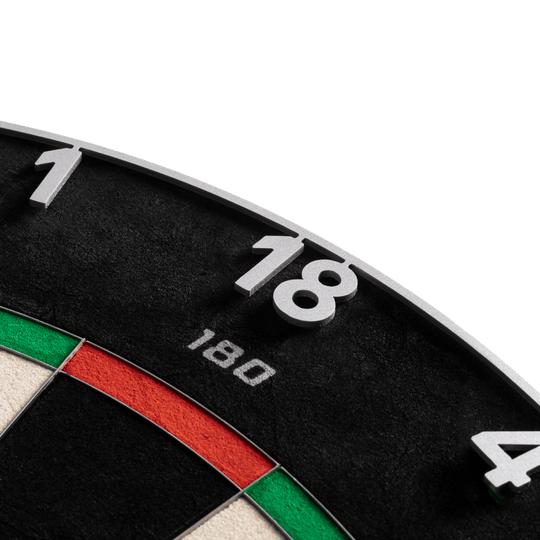 Precise 180 Endorphine Steel Dartbord met genummerde ring - Gunmetal Das Precise 180 Endorphine Steeldartboard mit Nummernring in Gunmetal wird dargestellt. Es handelt sich um ein langlebiges und präzises Dartboard für verschiedene Spiellevel.