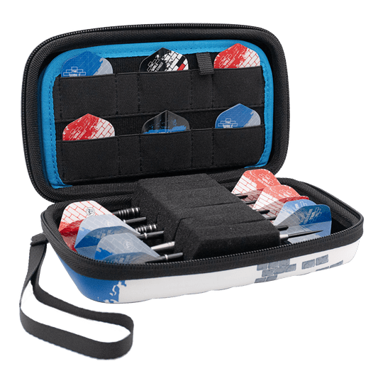 Bulls Orbis XL Martin Schindler dartkoker Das Bild zeigt das Bulls Orbis XL Martin Schindler Dartcase, das geöffnet ist. Im Inneren sind mehrere Darts und Ersatz-Flights ordentlich verstaut.