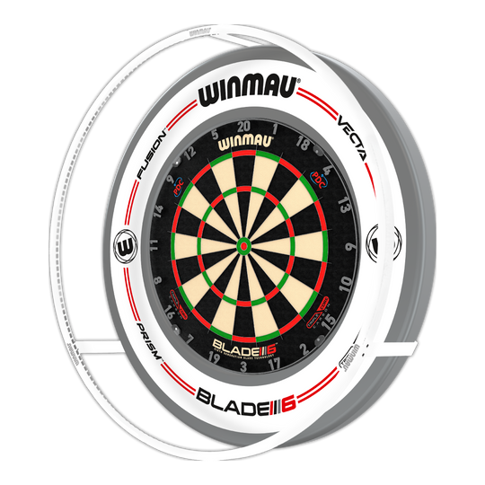 Winmau Plasma Ice LED Dartbordlamp Auf dem Bild ist das Produkt "Winmau Plasma Ice LED Dartboard Light" zu sehen. Es handelt sich um eine kreisförmige LED-Beleuchtung, die über einem Dartboard angebracht ist, um eine gleichmäßige Ausleuchtung zu gewährleisten.