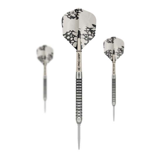 Target EXO SP01 Swiss Point stalen dartpijlen Das Bild zeigt die Target EXO SP01 Swiss Point Steeldarts mit schwarz-silbernem Design. Drei Darts mit strukturierten Griffen und auffälligen Flights sind zu sehen.