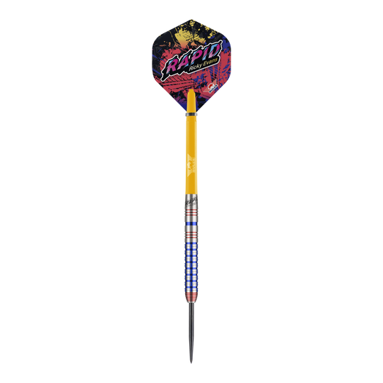 Bulls NL Ricky Evans Rapid Edition One Steeldarts Auf dem Bild ist ein Steeldart der Marke Bulls NL, Modell "Ricky Evans Rapid Edition One", zu sehen. Der Dart hat bunte Flights mit dem Schriftzug "RAPID Ricky Evans" und ein auffälliges Griffdesign in Silber, Blau und Rot.