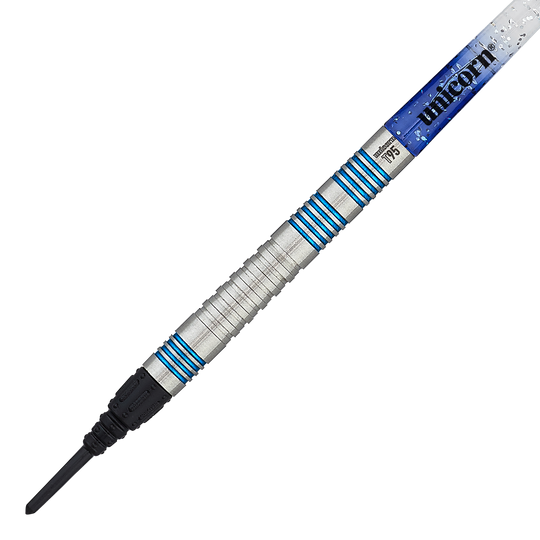 Unicorn T95 Core XL Blauwe zachte darts Dies ist ein Unicorn T95 Core XL Blue Softdart. Der Dart hat silberne Rillen mit blauen Akzenten und einen blauen Schaft.