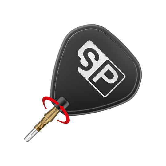 Target Swiss Storm Onyx Point Dartpunten - Goud Das Bild zeigt eine goldene Dartspitze des Produkts "Target Swiss Storm Onyx Point Dartspitzen". Ein schwarzes Dartflügel mit der Aufschrift "SP" ist ebenfalls zu sehen.