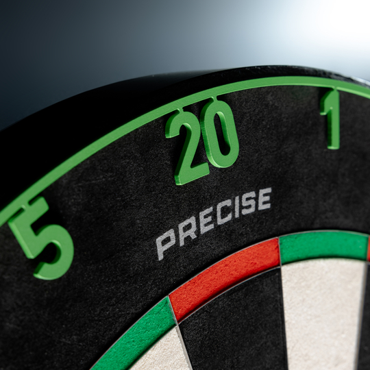 Das Precise 180 Endorphine Steeldartboard mit Nummernring in Emerald Green ist dargestellt. Dieses Board eignet sich für den professionellen Steeldartsport.
