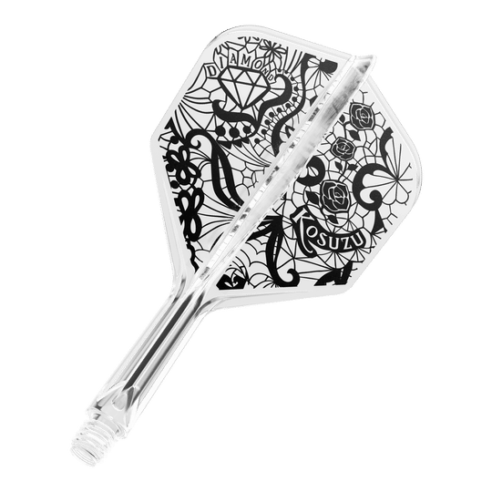 Dies ist ein klarer Dartflight mit einem schwarzen, kunstvollen Design, das Rosen, ein Diamant und Netzmuster zeigt. Das System ist einteilig und hat ein Schraubgewinde am Ende.