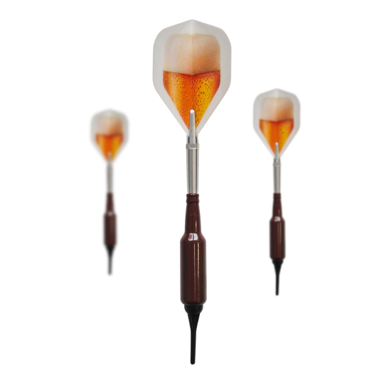 McDart Prost bierfles softdarts met 100 softdartpuntjes - 16,5 g Abgebildet ist ein Set McDart Prost Bierflaschen Softdarts mit 100 Softdartspitzen, 16,5 g. Diese Softdarts haben die Form einer Bierflasche und eignen sich ideal als Geschenk.