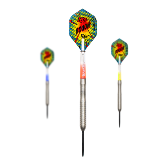 Karella Comic Line CL-2 stalen dartpijlen - 23 g Dies ist ein Satz Karella Comic Line CL-2 Steeldarts - 23g. Die Steeldarts werden zusammen präsentiert.