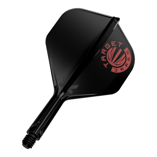 Das Bild zeigt eine schwarze Dartflügel mit einem roten "TARGET JAPAN" Logo darauf. Der Schaft ist ebenfalls schwarz und hat ein Schraubgewinde am Ende.