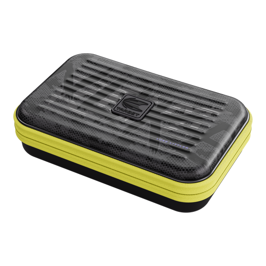 Takoma XL Ghost Series Luke Littler dartkoffer Zu sehen ist das Takoma XL Ghost Series Luke Littler Dartcase. Die Hülle schützt und transportiert Darts und Zubehör.