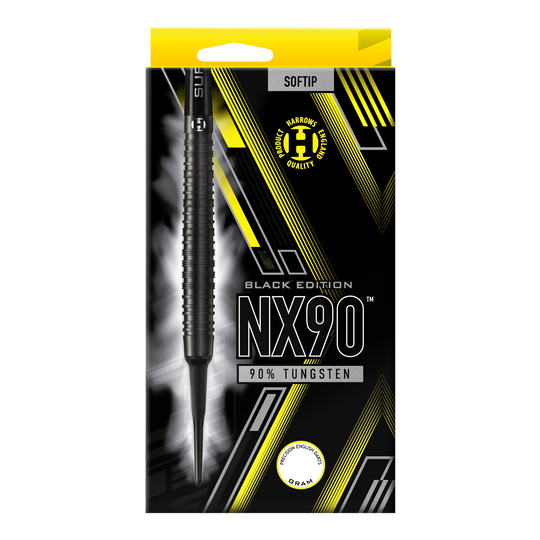 Harrows NX90 Black Edition zachte darts Auf dem Bild ist die Verpackung der "Harrows NX90 Black-Edition Softdarts" zu sehen. Die Verpackung ist überwiegend schwarz mit gelben und silbernen Akzenten und zeigt einen Softdart aus 90% Tungsten.